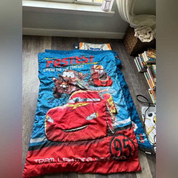 Sleeping bag(astronaut)  & 2 blankets,  bundle - Picture 3 of 3